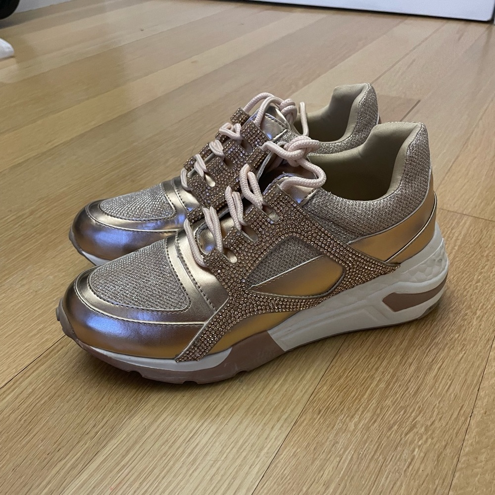 Steve Madden Rose Gold Barra-R Sneakers View 5